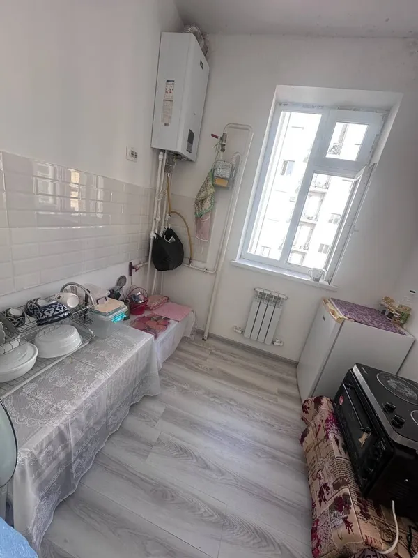 Dom srocna sotiladi narxi yana tuwdi 5