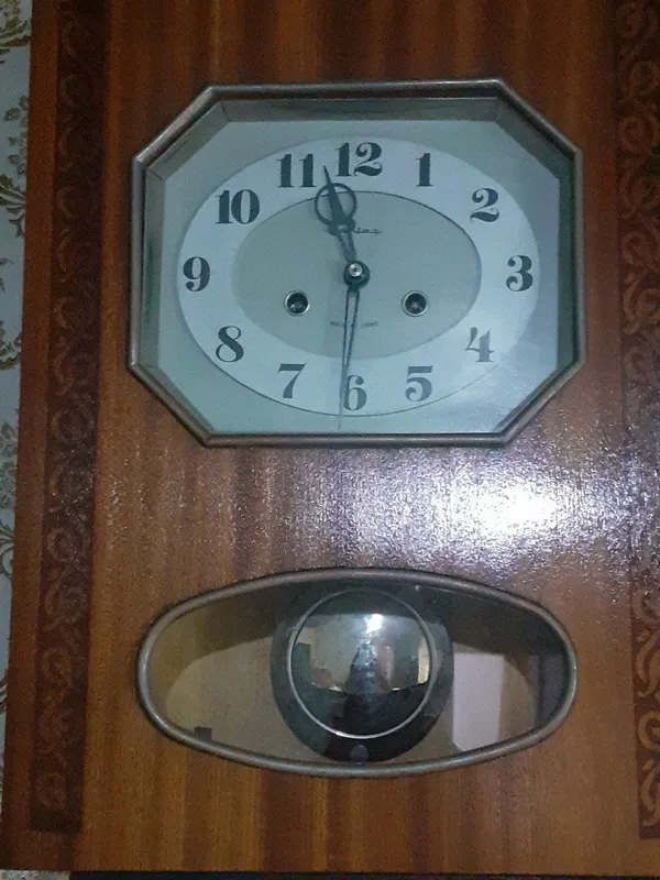 Продаются часы ЯНТАРЬ советские
