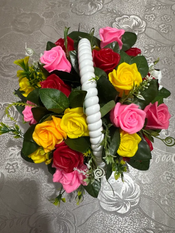 Цветы в корзине из мыла
