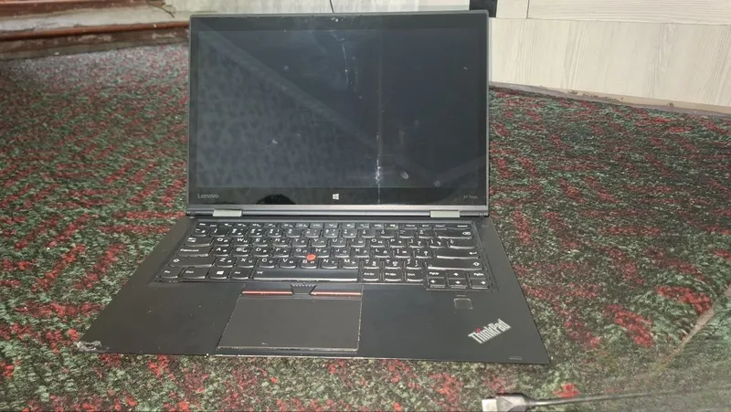 Lenovo ThinkPad Noutbok 2