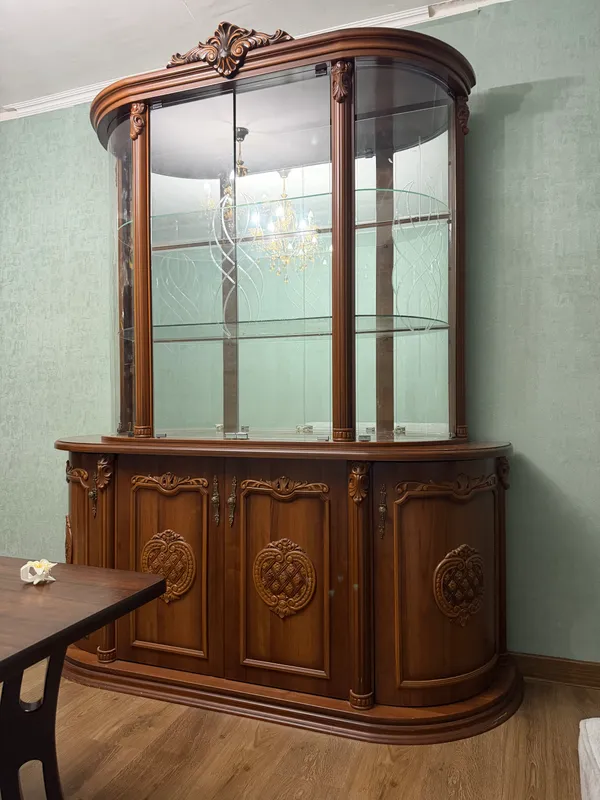Сервант горка.