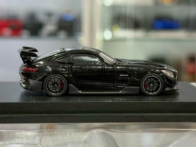 1;64 Mercedes-Benz AMG GT — фото 2