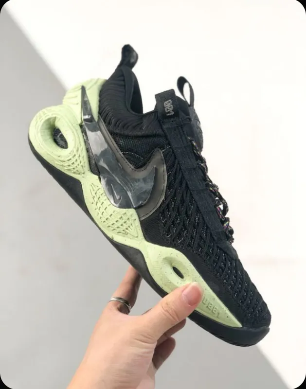 Кроссовки Nike
