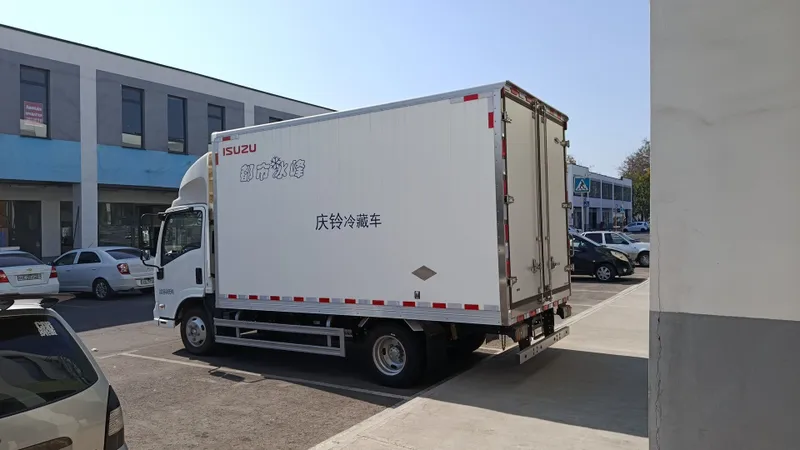 Isuzu Qingling EVM100 3