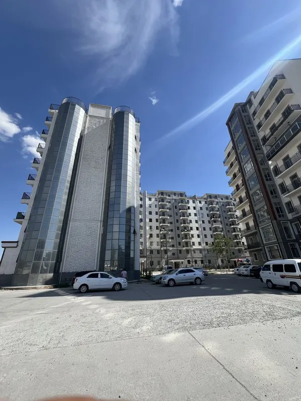 Квартира сотилади 4 этаж 4 хонали