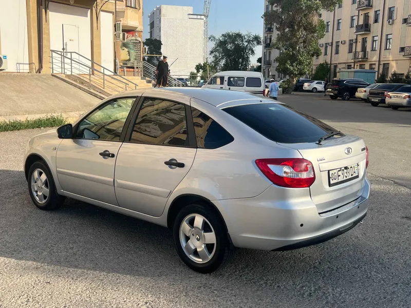 лада гранта автомобиль