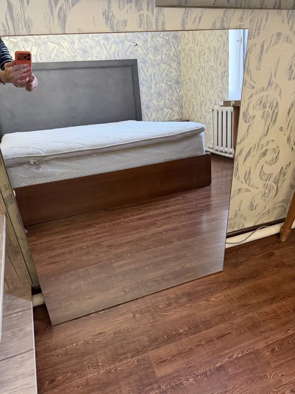 Зеркало 80х100 на основе из дсп в идеальном состоянии Зеркало 80х100 на основе из дсп в идеальном состоянии