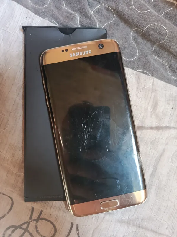 Продам телефон Samsung s7 экран разбитый 1 Продам телефон Samsung s7 экран разбитый 1