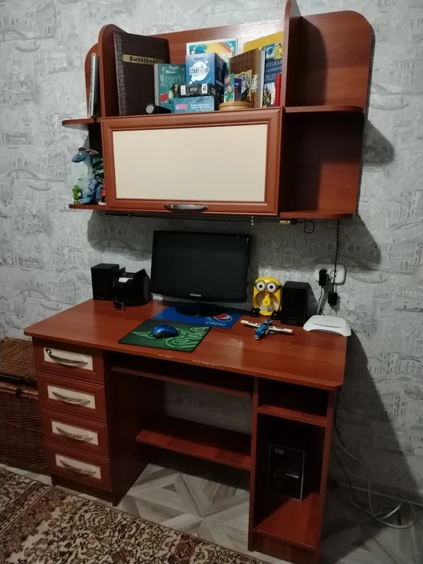 Недорого, качественный гарнитур (мебель)
