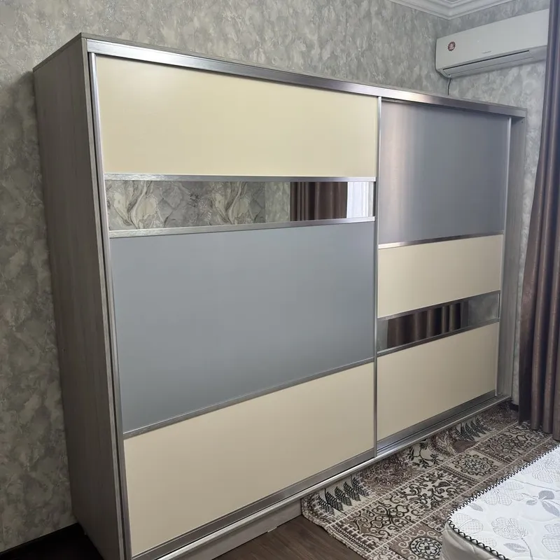 Мебель для спальни(кровать,2 тумбочки,комод,трюмо,шкаф,пуфик) 1