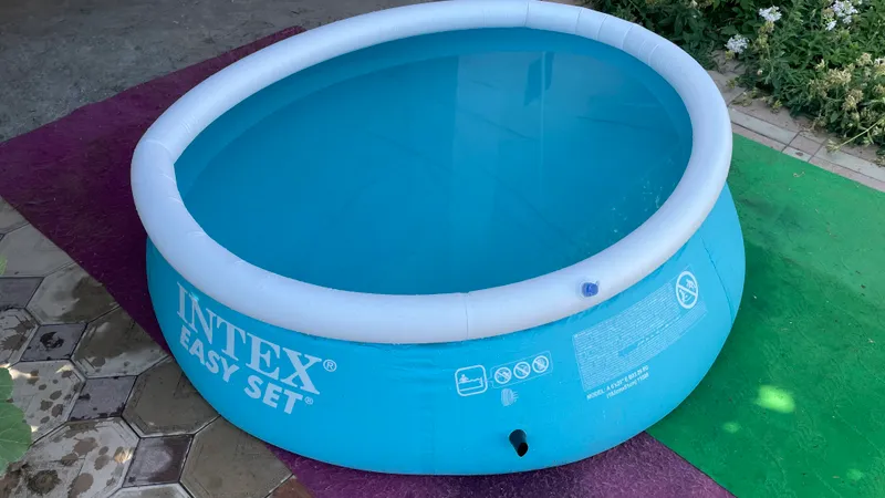 Intex Basseyn 4 Intex Basseyn 4