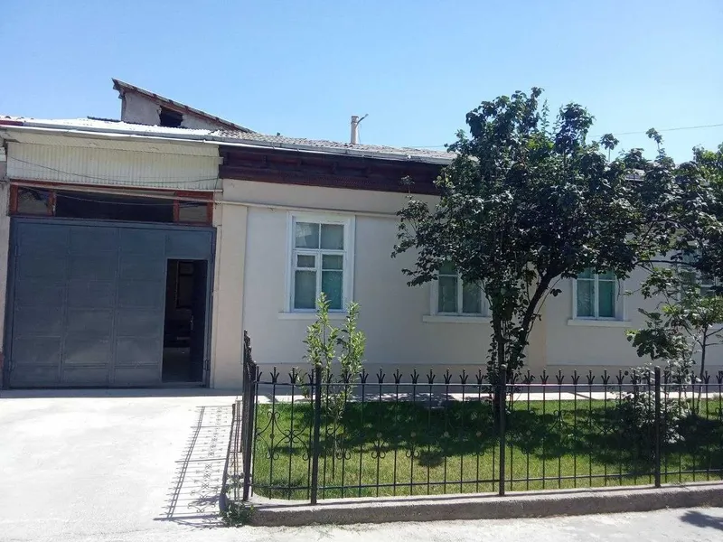 СРОЧНО !! Продается участок в Яшнабаде 4 соток 10 комнат Кадышева 1