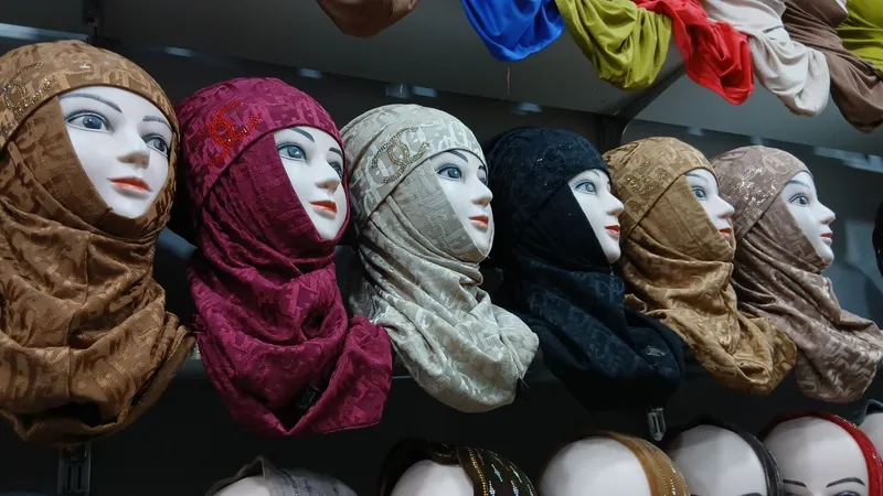 Tayyor kiyiladigan ro‘mol +shapkasi bilan birga — фото 1