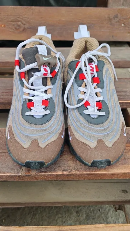 Оригинальные кроссы Nike Air Max 270 React 1