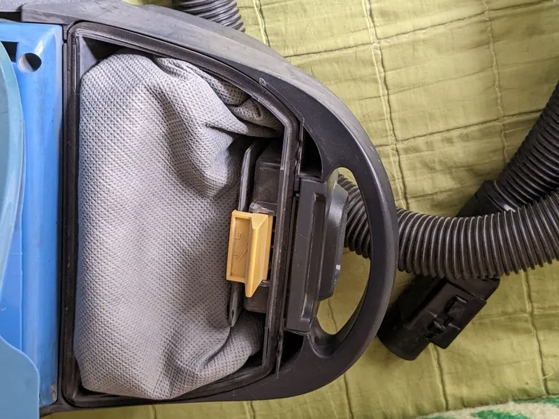Пылесос LG 1400 w 4