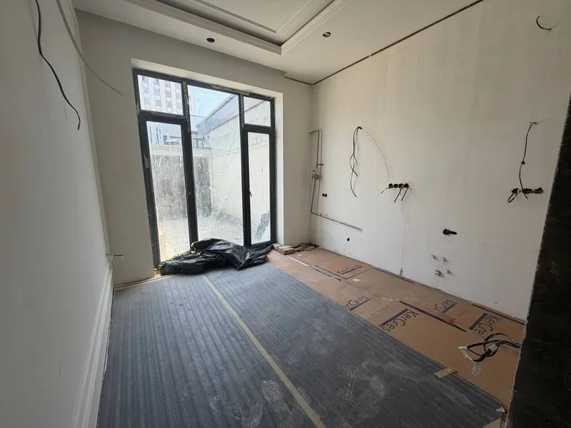 Просторный коттедж 300 м² в комплексе Alfraganus с террасой и подвалом — фото 1