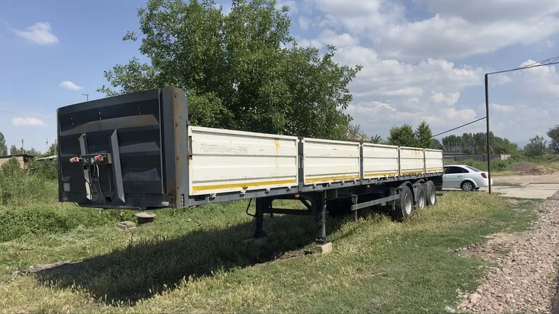 Uz avto Treller yarim trkama bortliy Kantenaravoz — фото 1
