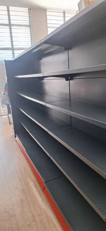Полка для мебельного магазина 2
