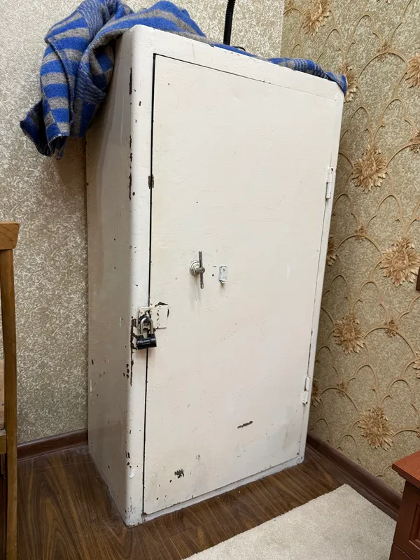Темир сейф сотилади