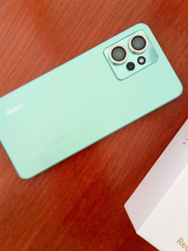 redmi 12not aybi yuq holati idealni