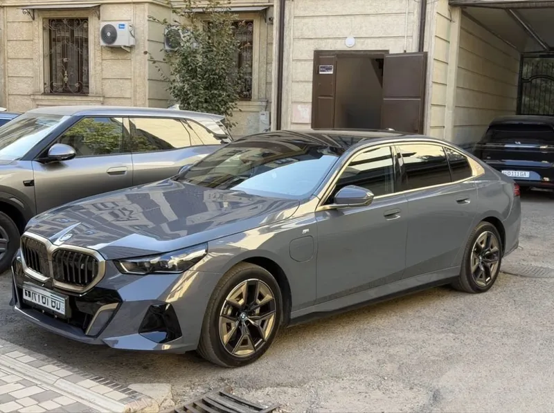 Продается BMW i5 eDrive 35L 1 Продается BMW i5 eDrive 35L 1