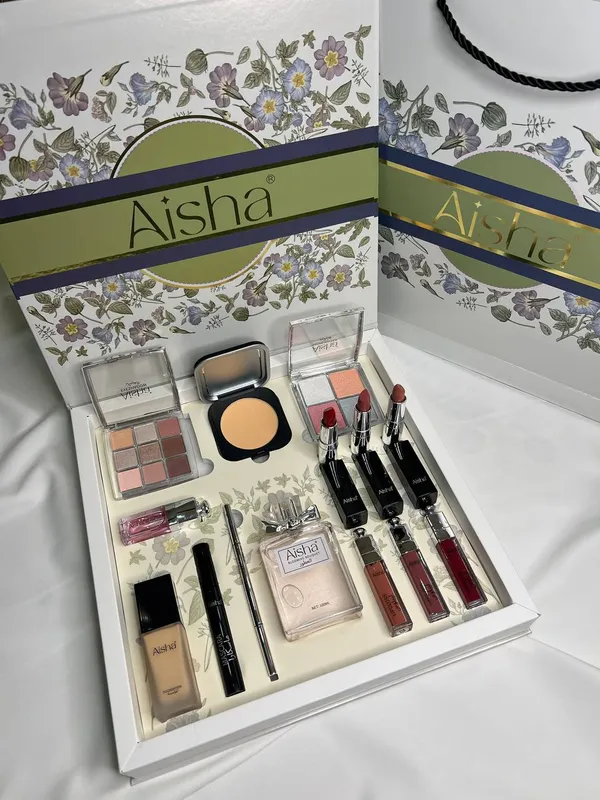 AISHA Ideal cosmetics - Декоративная косметика в наборе