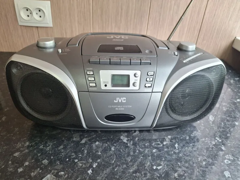 Сотилади магнитофон JVC CD PORTABLE SYSTEM RC-EZ53 — фото 3