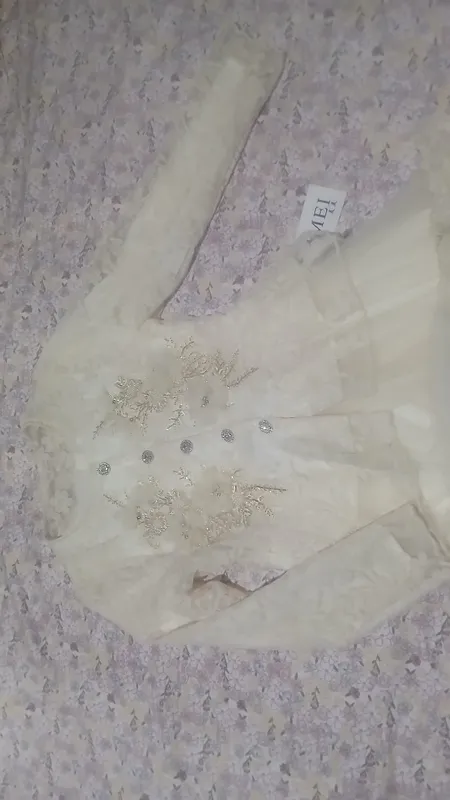 kastyum yubka ,och qaymoqrang 50 razmer 1 kastyum yubka ,och qaymoqrang 50 razmer 1