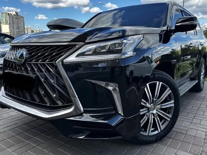 Lexus LX 570 год 2016