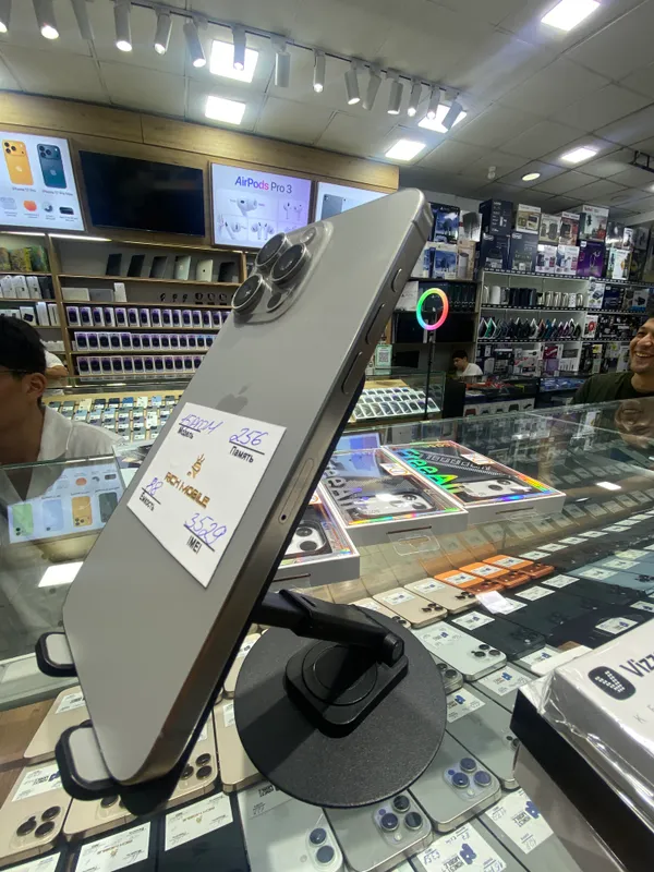 Ip 15 pro max 256gb holati yaxshi karobka bor — фото 1