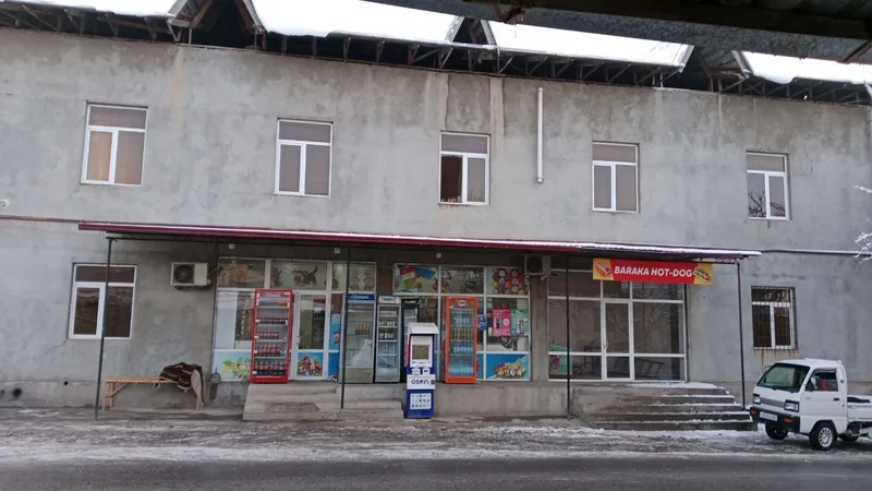 Uy sotiladi Nazarbek kichkina ittifoqda