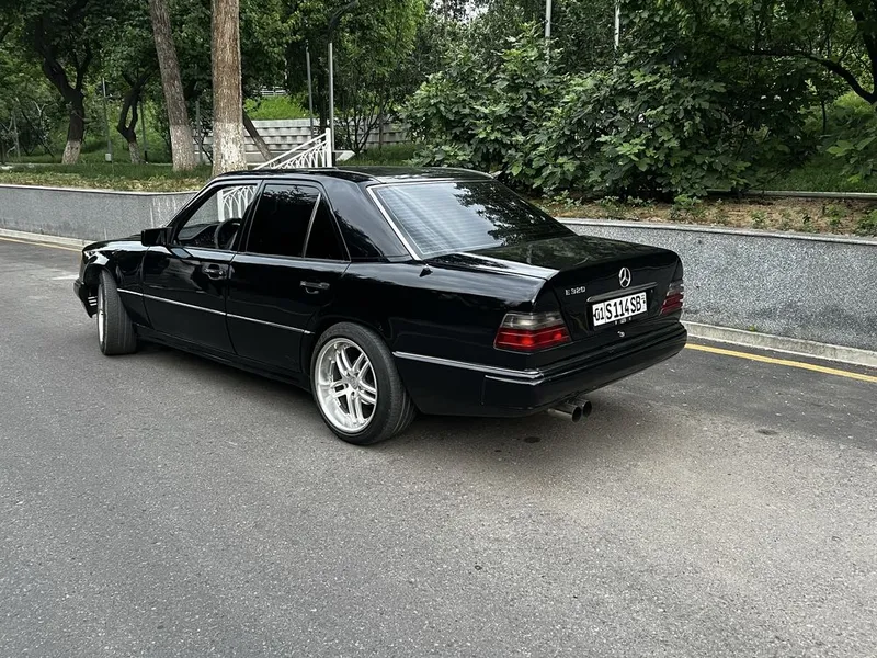 Mercedes-Benz W124. 104 mator aftamat karopka — фото 1