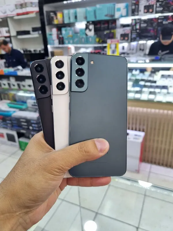 Samsung s 22 plus 5 G 1
