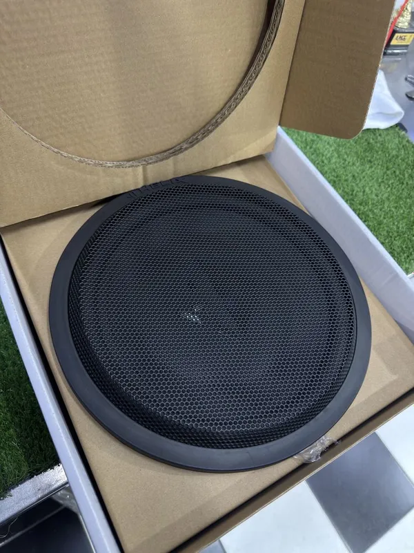 Сабвуфер HELIX IK S12 dvc2