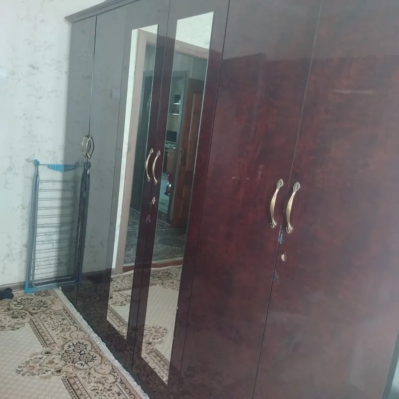 Продается спальний кровать, тумбочка, трюмо, шкаф сотилади 1 Продается спальний кровать, тумбочка, трюмо, шкаф сотилади 1