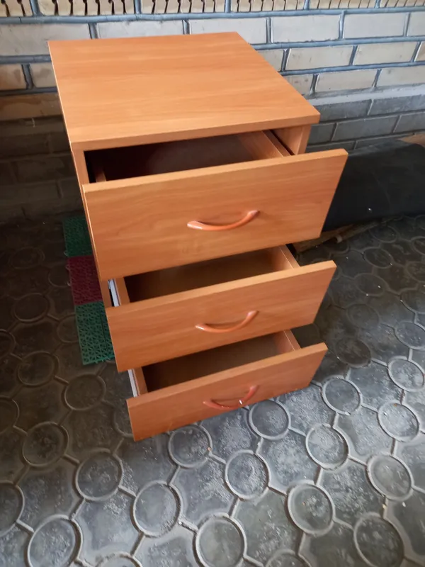 Продаётся тумбочка, б/у, высота -54 см ,ширина -42 см, глубина -40 см 1 Продаётся тумбочка, б/у, высота -54 см ,ширина -42 см, глубина -40 см 1