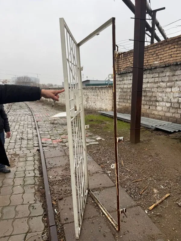 Eshik temir reshotkali 2 Eshik temir reshotkali 2