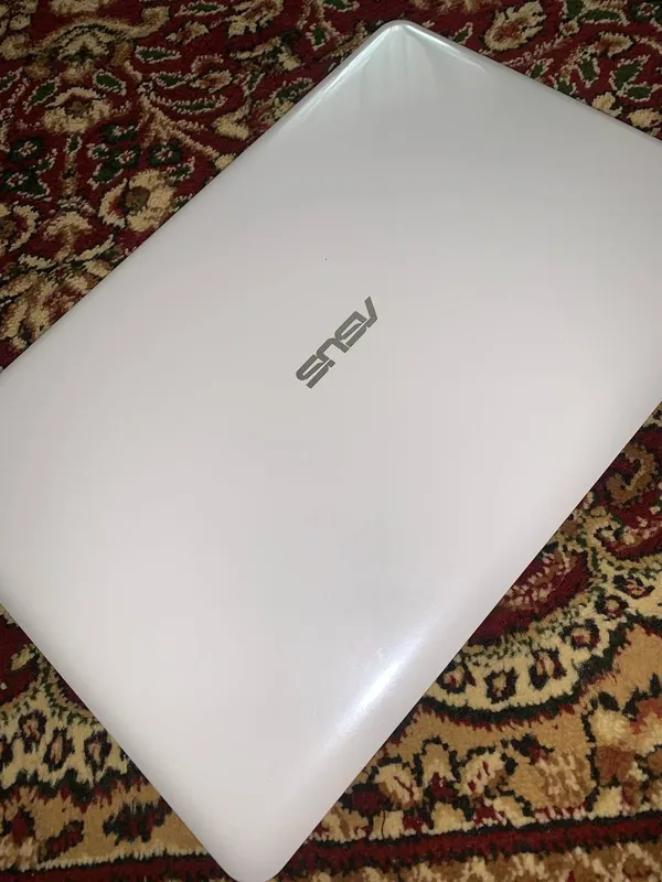 Ноутбук Asus в идеальном состоянии 1