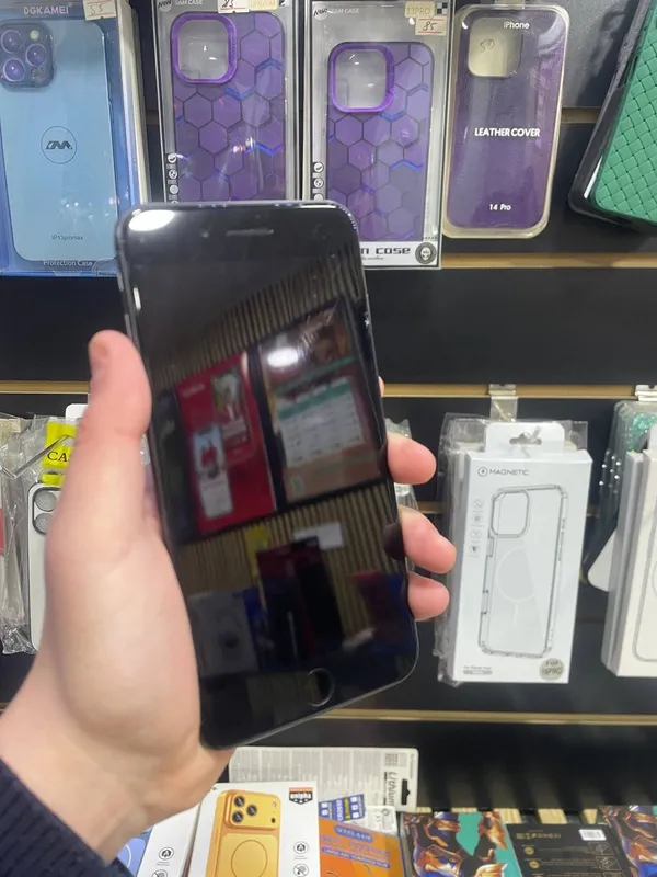 Iphone 8 plus sotiladi 256gb original!! — фото 1
