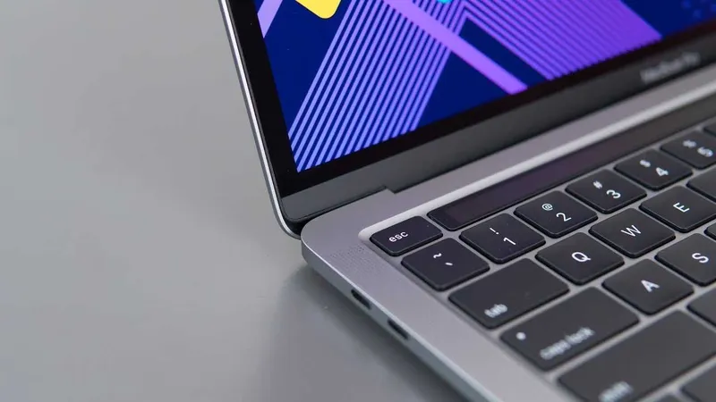 iCloud ! Zapchast Macbook Pro M1 13 inch Zablokirovan