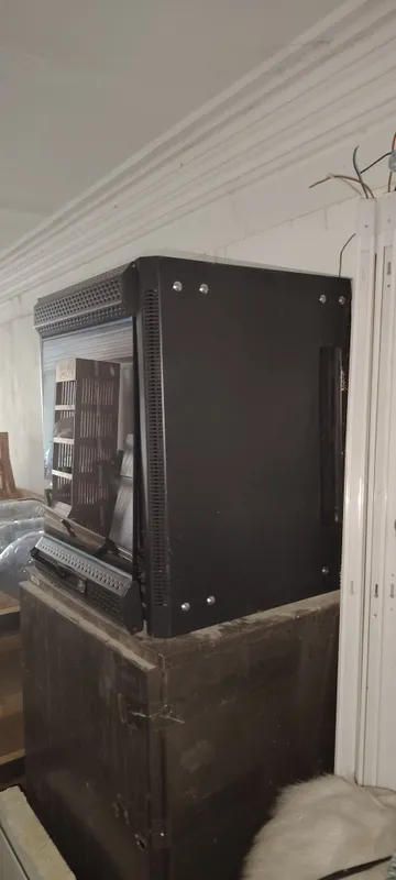 Komplekti bilan server shkafi shoshilinch sotiladi 1 Komplekti bilan server shkafi shoshilinch sotiladi 1