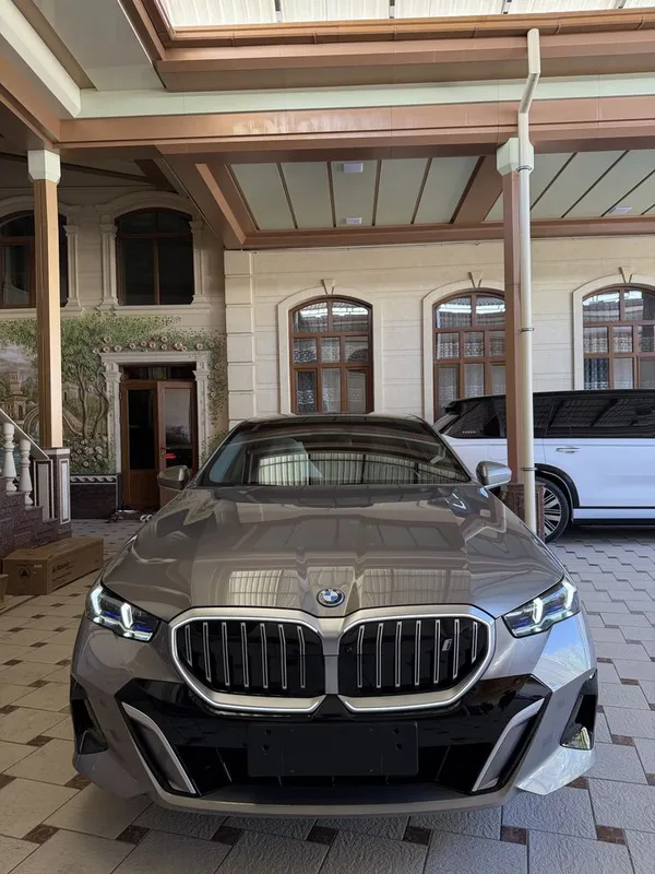 BMW i5edrive m40L 2 BMW i5edrive m40L 2