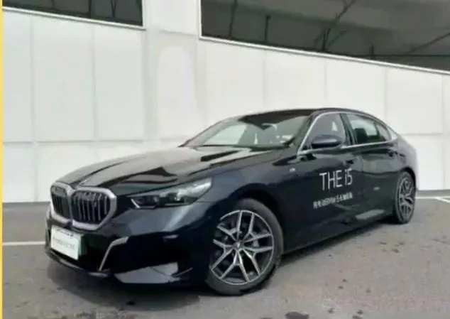 BMW i5 eDrive 40L M sport 713km 1 BMW i5 eDrive 40L M sport 713km 1