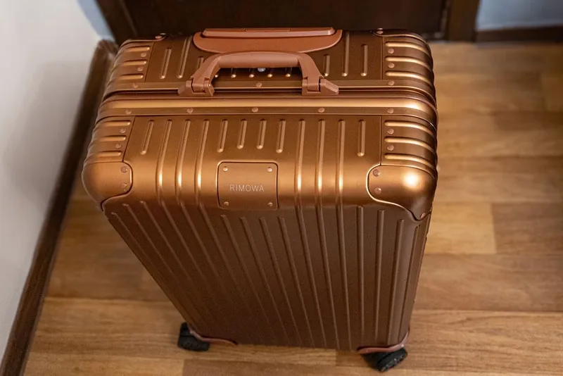 RIMOWA Bronze Collection — лимитированный чемодан (Check-In M) — фото 2