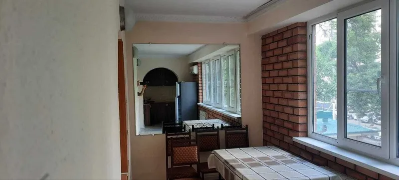 зеркало 1,3 на 1,6 м, с крепежом 1 зеркало 1,3 на 1,6 м, с крепежом 1
