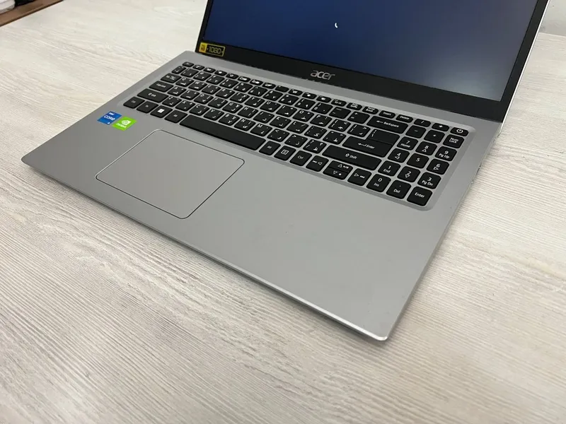 Noutbukni erkaki Acer 3 Noutbukni erkaki Acer 3