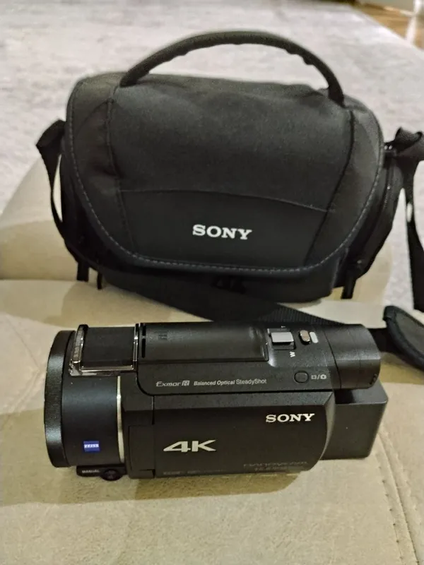 Видеокамера Sony — фото 1
