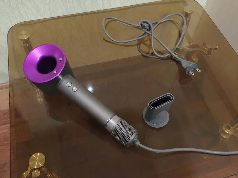Фен Dyson Supersonic HD08 с насадками - отличное состояние. Фен Dyson Supersonic HD08 с насадками - отличное состояние.