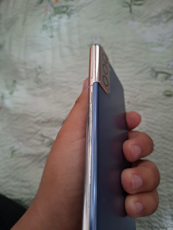 Samsung S21 5G 4 Samsung S21 5G 4