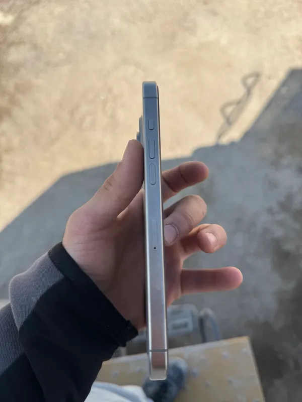 iPhone 15 pro max 4